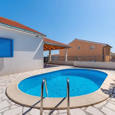 Nika Villa *