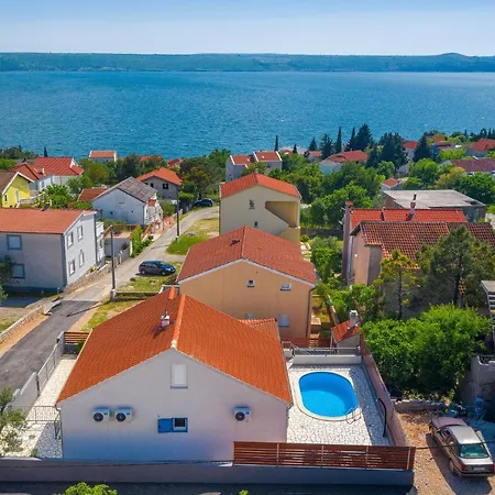 Nika Villa *
